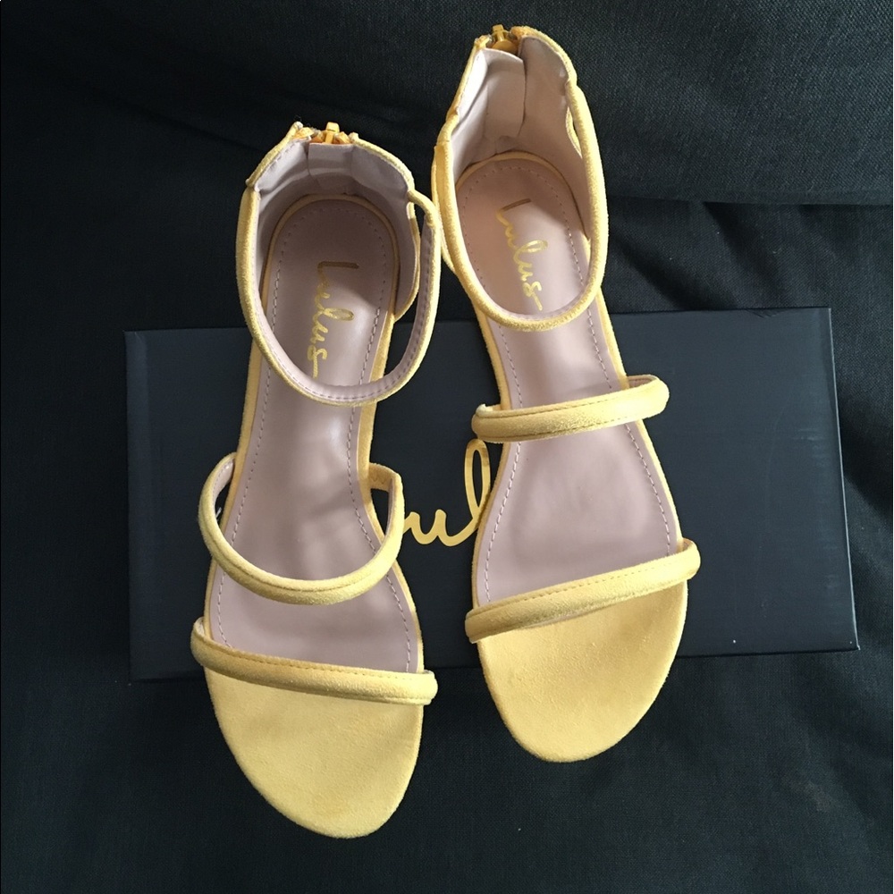 💛Lulus Flat Mustard Yellow Sandal